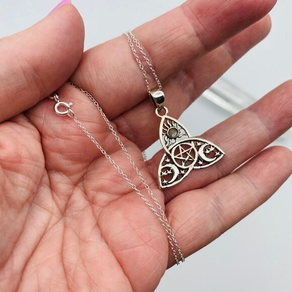 Sterling Silver Celtic Triquetra Pendant Necklace-Pagan Wiccan Pentacle Design - Picture 3 of 4